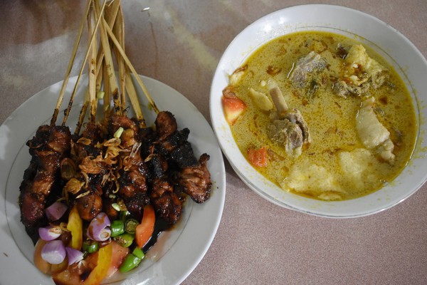 Paket C ( 300 tsk Sate dan 70 porsi Gulai)